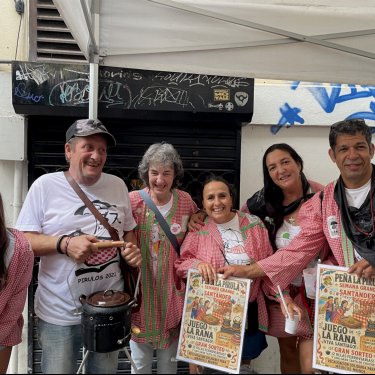 Donaci&oacute;n de la Pe&ntilde;a La Pirula a medicusmundi norte