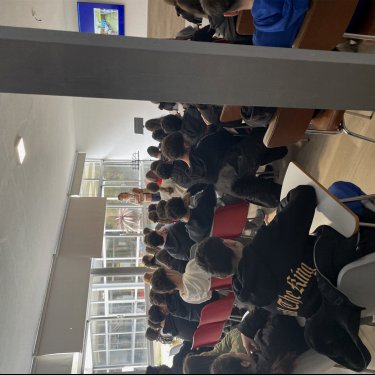 Charlas sobre salud en el mundo en el Colegio Sagrados Corazones de Torrelavega