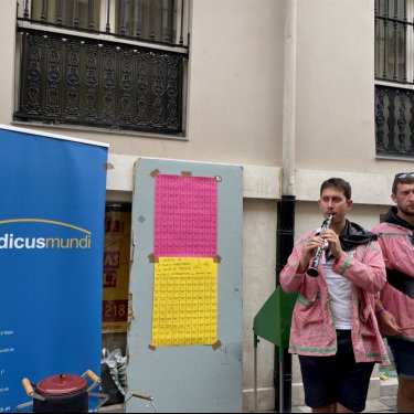 Donaci&oacute;n de la Pe&ntilde;a La Pirula en la Semana Grande de Santander